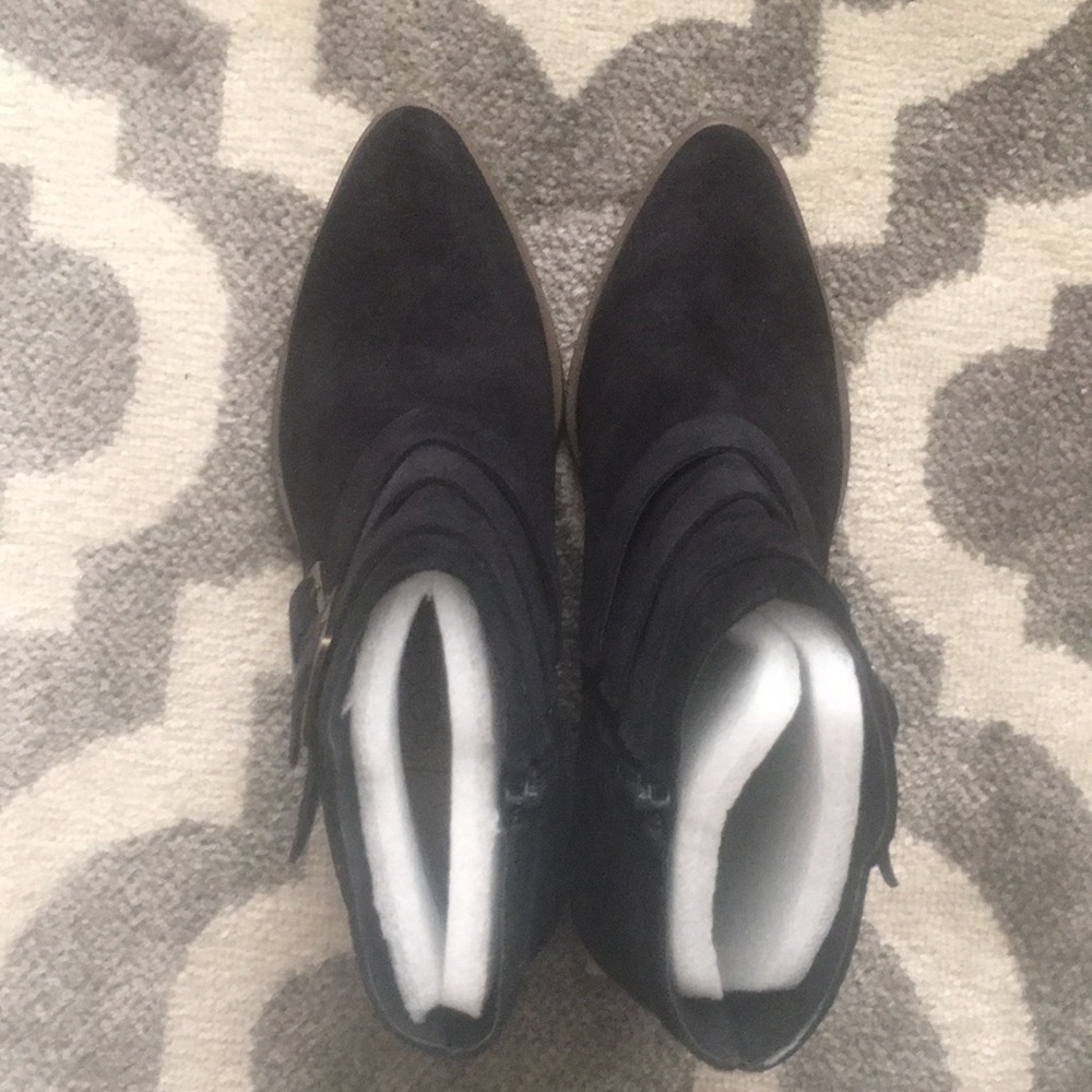 Shoes - Picture 4 of 7